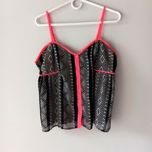 Charming Charlie Spaghetti Strap Relaxed Fit Button Front Tank Black Pink Medium